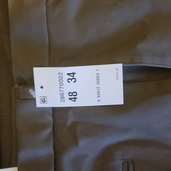 Dockers - Picture 3 of 3